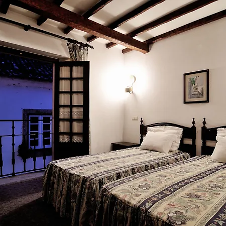 Rainha Santa Isabel - History