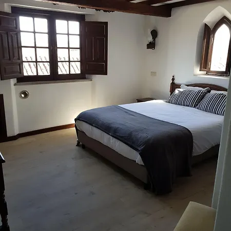Rainha Santa Isabel - History 3* אובידוס