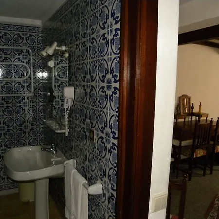 Rainha Santa Isabel - History 3* אובידוס