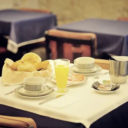 Rainha Santa Isabel - History 3* Óbidos