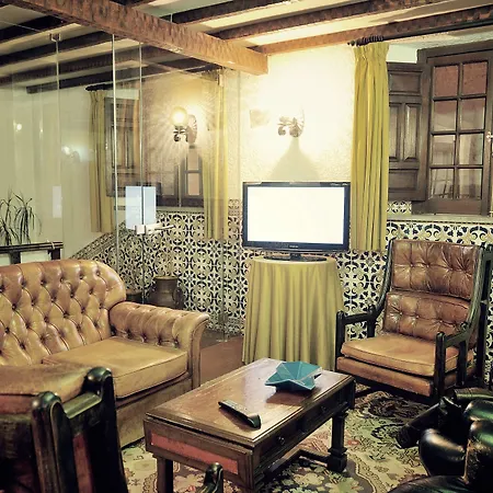 فندق Rainha Santa Isabel - History