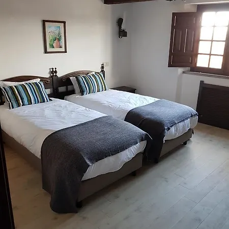 Rainha Santa Isabel - History 3*