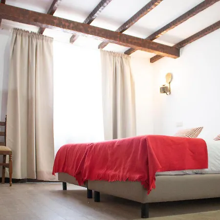 Rainha Santa Isabel - History Hotel Óbidos